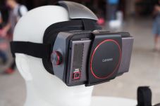 Lenovo Siap Kembangkan...