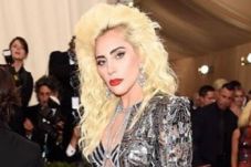 Lady Gaga dan Dalai...