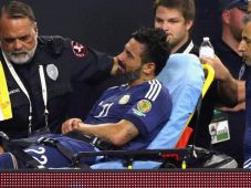 Lavezzi Pamer Foto dan...
