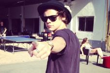 Harry Styles Solo Karier,...