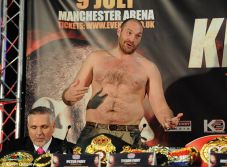 Tyson Fury Tunda Pertarungan...