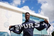 Victor Wanyama Perkuat...