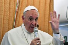 Paus Fransiskus: Gereja...