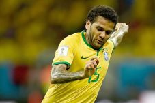 RESMI: Dani Alves Perkuat...