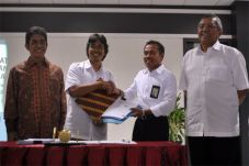 Penuhi Kebutuhan Listrik,...