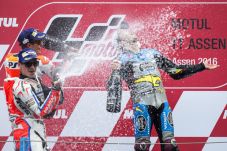 Rossi Sempat Pandang...