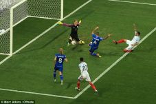 Inggris Disingkirkan...