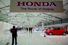 Ikut Terseret, Honda...