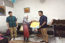 Berbagi Kebahagiaan,...