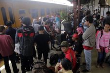 Akibat Banjir, Ratusan...