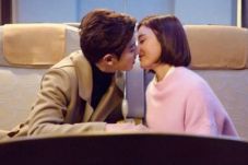 Chanyeol EXO Cium Yuan...