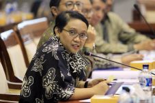 Menlu RI Bahas Pembebasan...