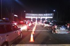 Urai Kemacetan, Gerbang...