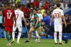 Portugal dan Polandia...