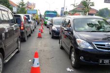 Brebes-Tegal Macet Parah,...