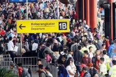 Pemudik di Bandara Soekarno-Hatta...