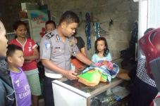 Bayi Laki-Laki Ini Dibuang...