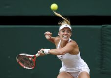 Kalahkan Halep, Angelique...