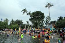 Libur Lebaran, Pantai...