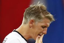 Schweinsteiger Mundur...