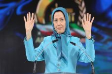 Oposisi Iran: Teheran...