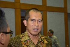 Ketua Komisi I Prihatin...