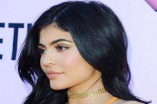 Pakai Cincin, Kylie...
