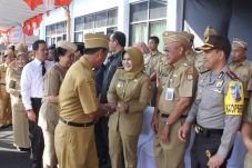Hari Pertama Kerja,...