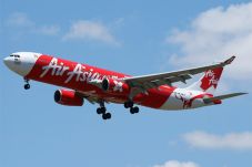 AirAsia Ingin Beli 100...