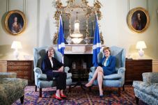 PM Inggris Bahas Brexit...