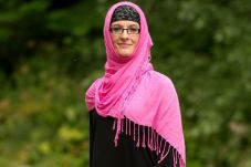 Hijab Lindungi Penderita...
