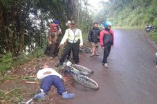 Kelelahan Kayuh Sepeda...
