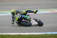 Valentino Rossi Kibarkan...