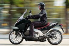 Honda Siap Lempar Motor...