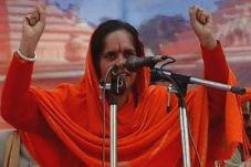 Politisi India Gelar...