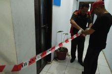 Disegel Kejati Sulsel,...