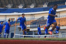 Preview Persipura vs...