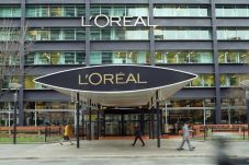 LOreal Beli IT Cosmetics...