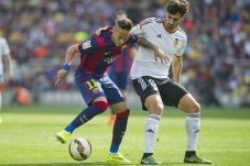 Tak Cuma Valencia, Klub...