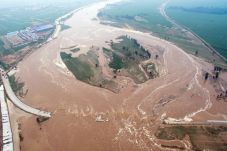 Banjir Bandang Hantam...