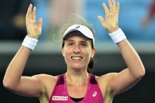Kalahkan Venus, Konta...