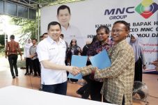 MNC Group-IPB Menandatangani...