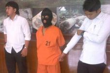 Empat Kali Setubuhi...