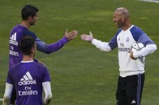 Lawan PSG, Zidane Akan...