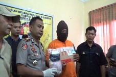 Sembunyikan Sabu Dalam...