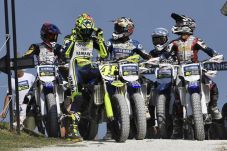Ini Cara Valentino Rossi...