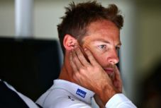 Button Cedera, McLaren...