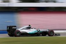 Rosberg Cetak Hat-trick,...