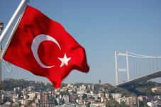 Politisi Prancis Sebut...
