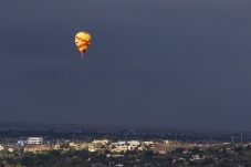 Balon Udara Terbakar...